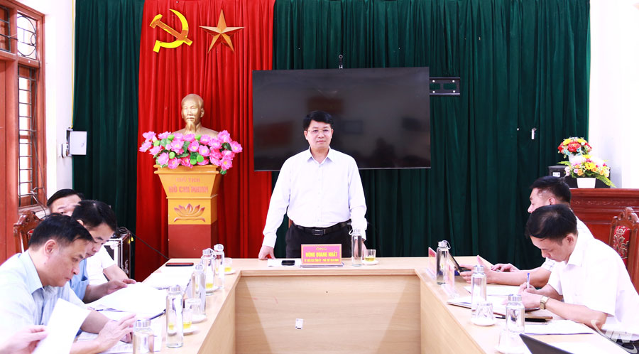 Đồng chí Nông Quang Nhất, Phó Chủ tịch UBND tỉnh, Trưởng đoàn kiểm tra phát biểu  tại buổi làm việc.