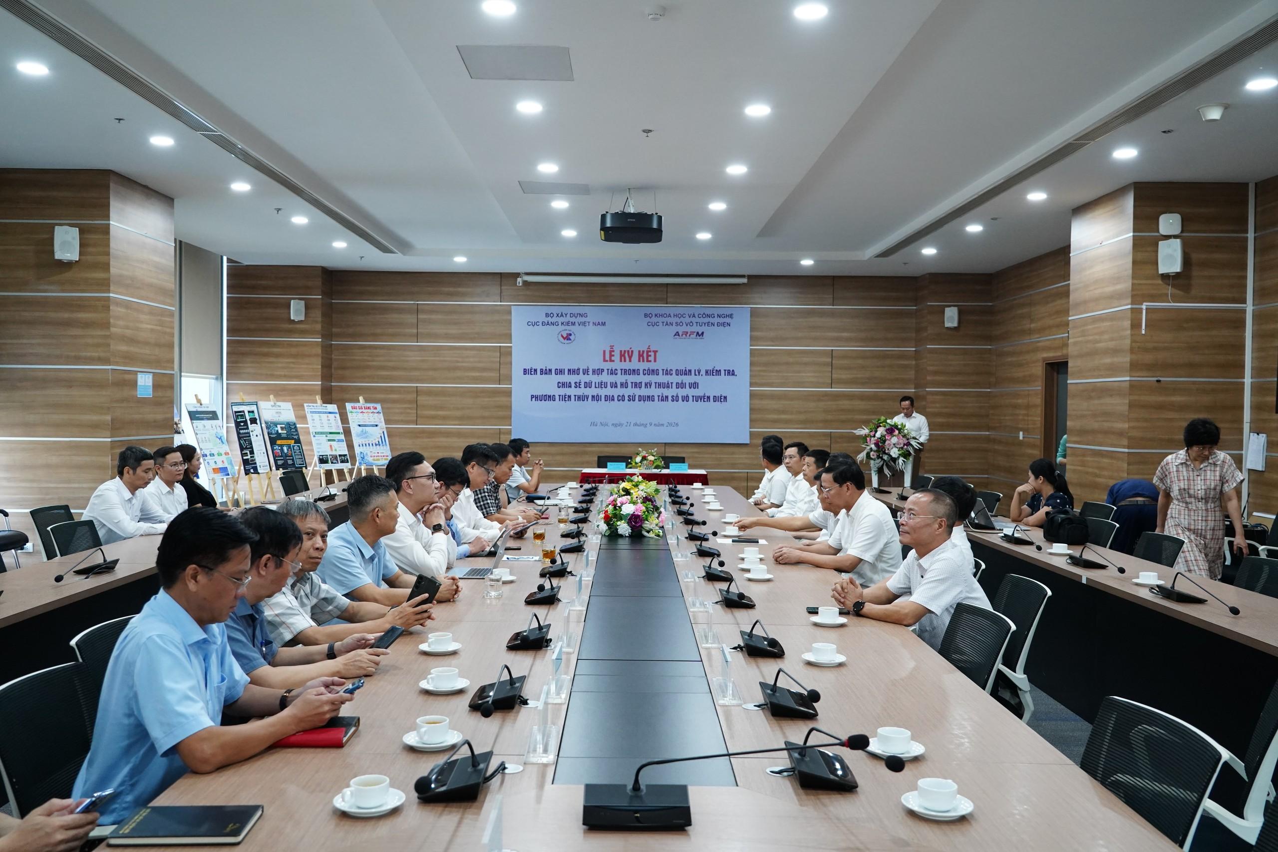 Cục Tần số vô tuyến điện và Cục Đăng kiểm Việt Nam tăng cường chia sẻ dữ liệu- Ảnh 6.