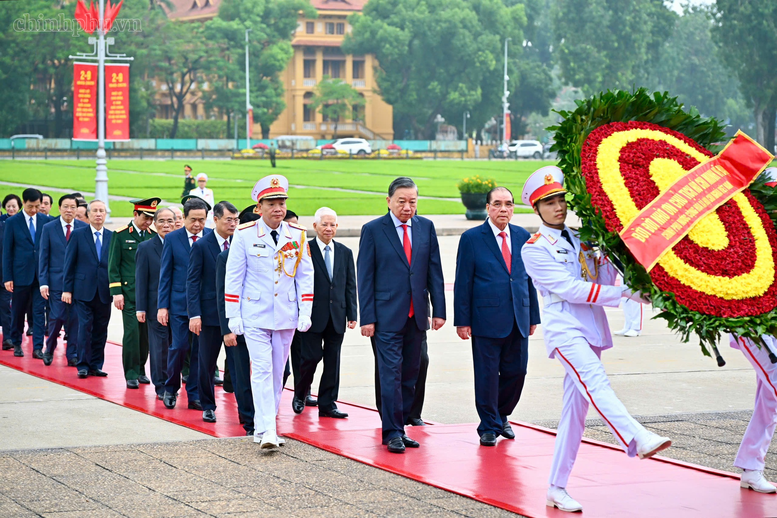 81 năm Quốc khánh: Lãnh đạo Đảng, Nhà nước vào Lăng viếng Chủ tịch Hồ Chí Minh- Ảnh 1.