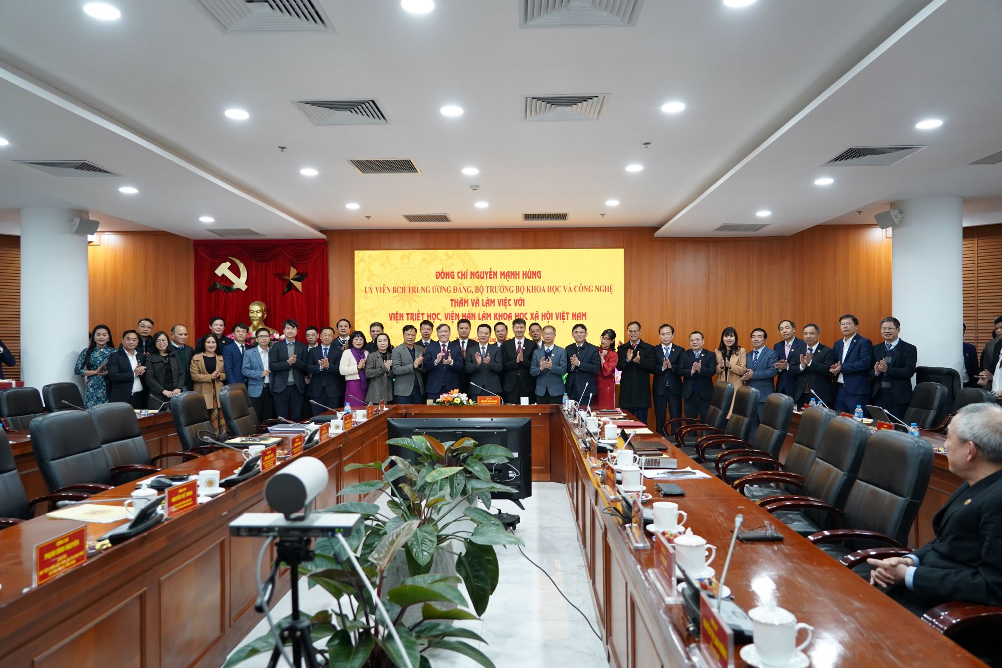 Triết học tạo nền tảng tư duy mở đường cho khoa học, công nghệ, đổi mới sáng tạo và chuyển đổi số- Ảnh 6. Triết học tạo nền tảng tư duy mở đường cho khoa học, công nghệ, đổi mới sáng tạo và chuyển đổi số- Ảnh 6.