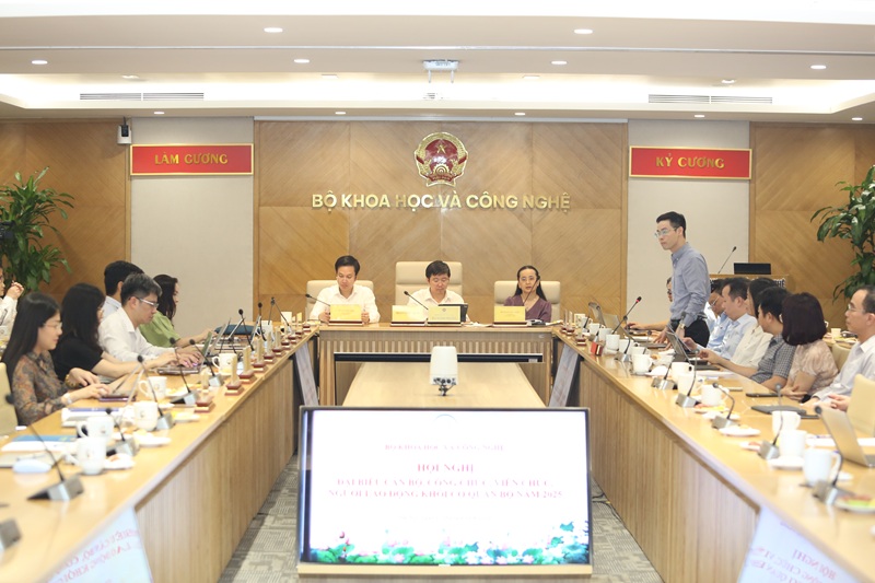 Thứ trưởng Bùi Hoàng Phương:  Chuyển mạnh cách làm: từ “ban hành” sang “đồng hành thực thi”- Ảnh 4.