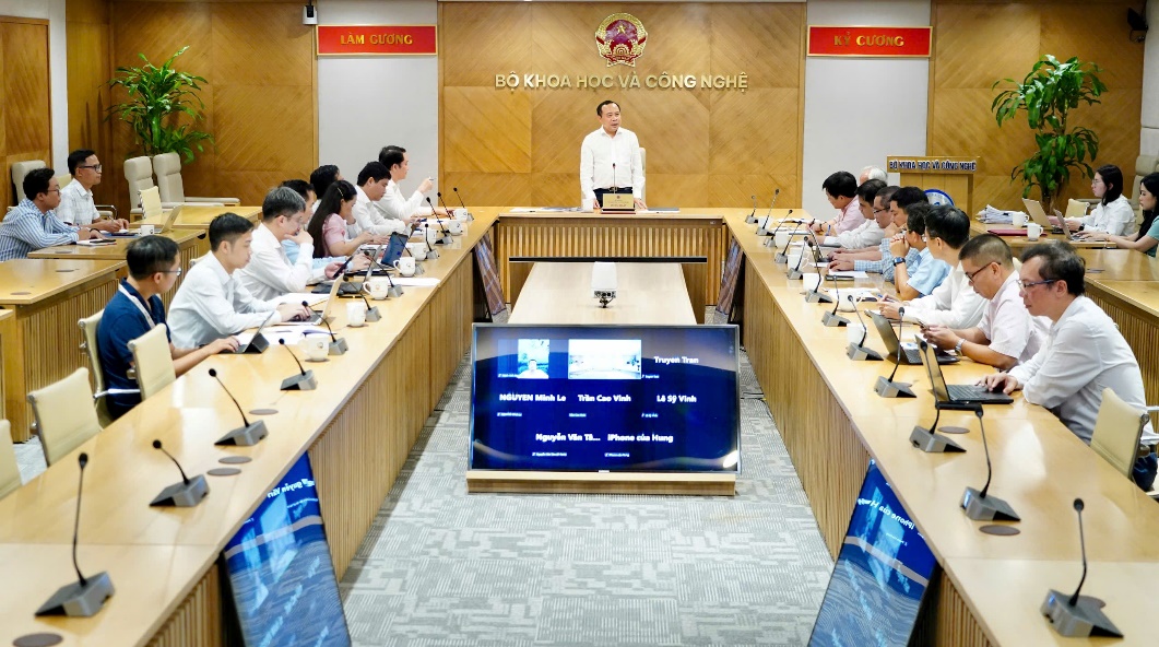 Đưa AI đến trường học, đưa AI đến doanh nghiệp, đào tạo, kết nối chuyên gia AI toàn cầu- Ảnh 1.