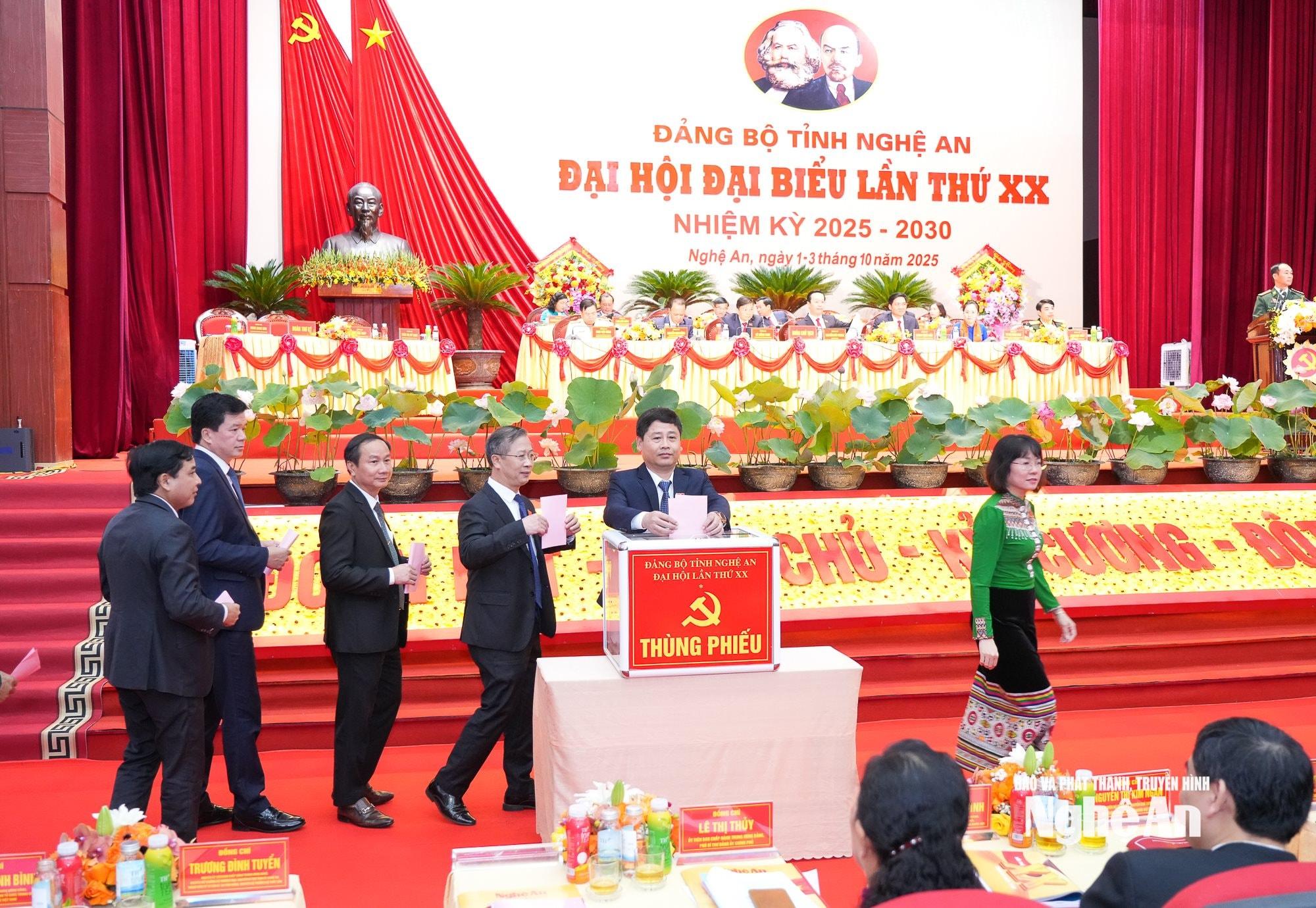 Đại hội Đảng - bỏ phiếu-4