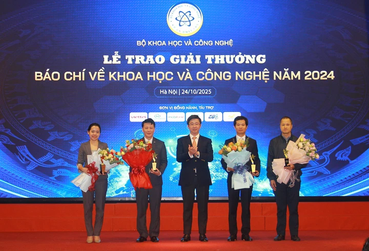 Thứ trưởng Bộ KH&CN Bùi Hoàng Phương: “Báo chí KH&CN là cầu nối giữa chính sách và thực tiễn” - Ảnh 9.