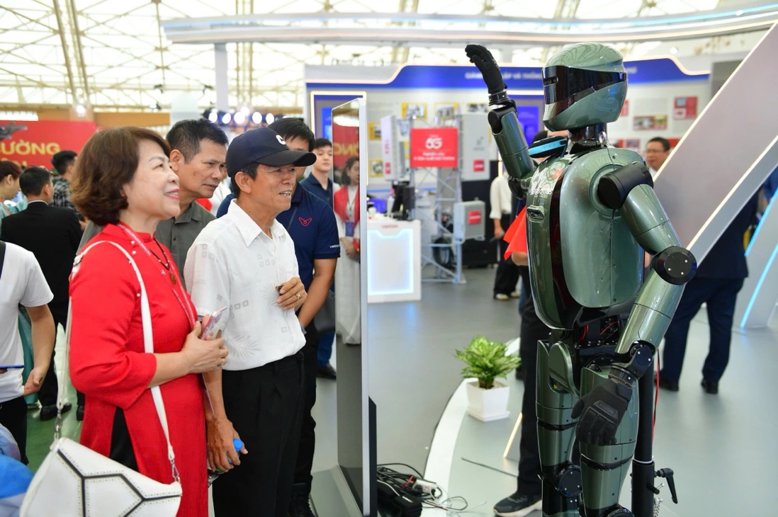 Robot, máy bay không người lái "Make in Viet Nam" gây ấn tượng tại triển lãm của Bộ Khoa học và Công nghệ- Ảnh 11.