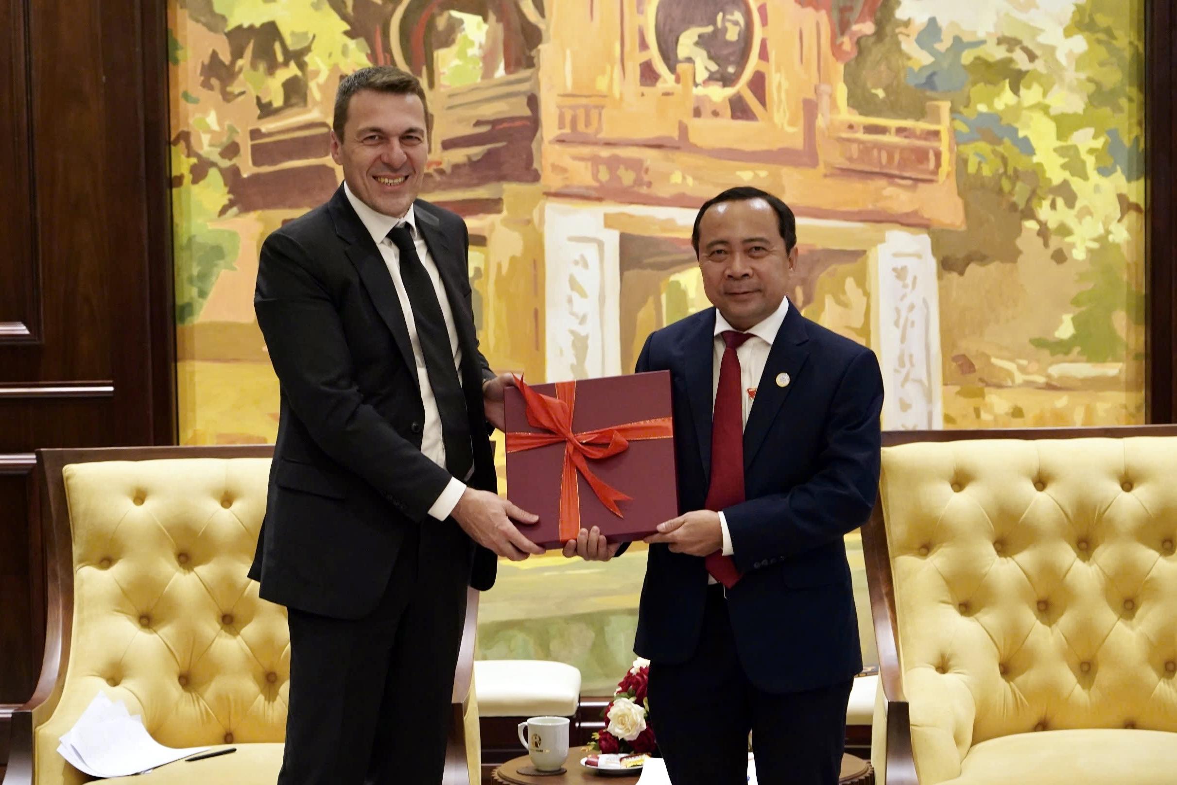 Việt Nam và UNICEF tăng cường hợp tác về chuyển đổi số và bảo vệ trẻ em trong môi trường mạng- Ảnh 2.