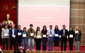 Gần 200 học viên hoàn thành chương trình bồi dưỡng chính trị năm 2026 - Ảnh 5.