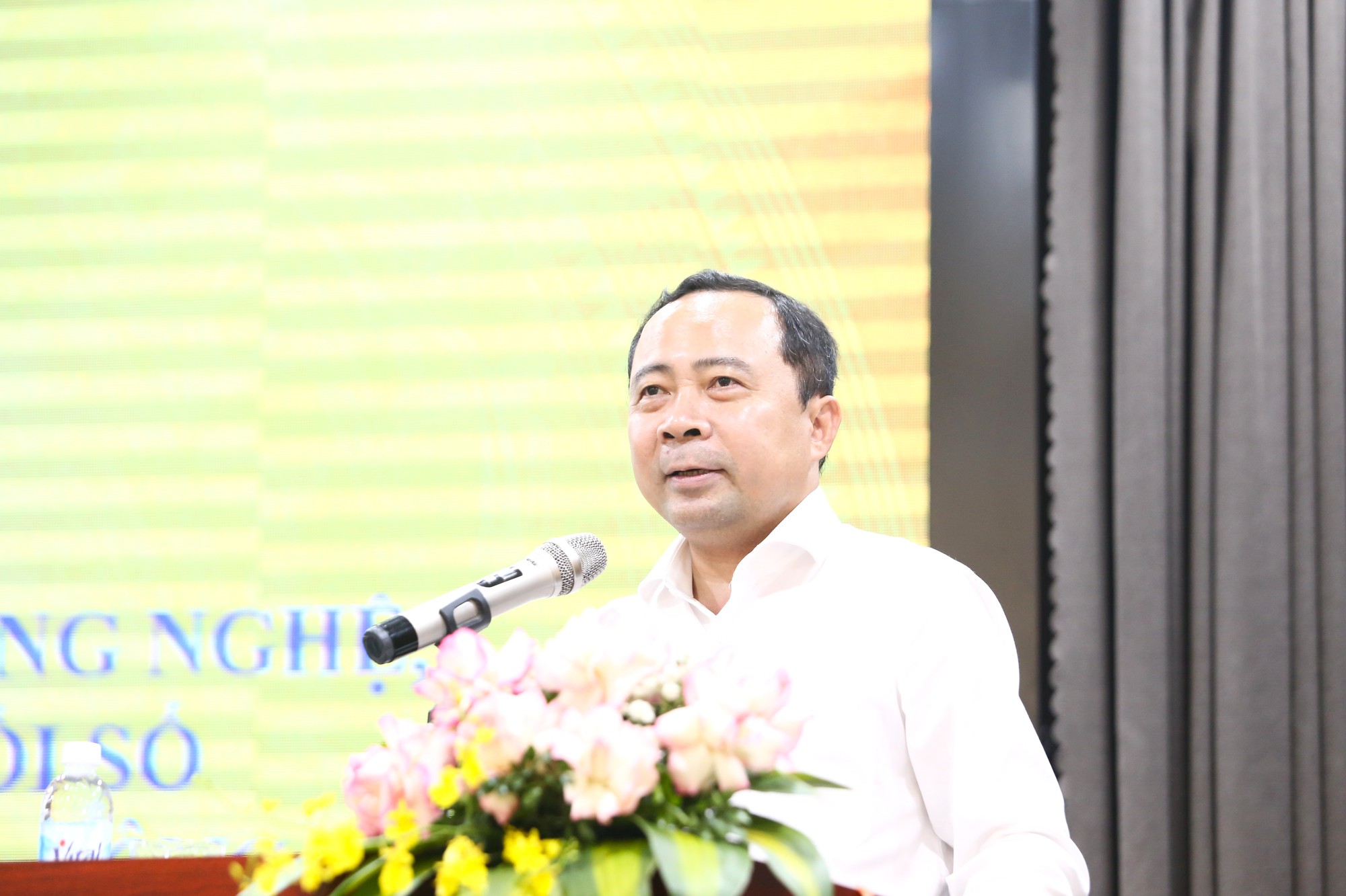 Thúc đẩy chuyển đổi số, phát triển kinh tế số và trí tuệ nhân tạo: Kiến tạo Việt Nam hùng cường trong kỷ nguyên số- Ảnh 2.