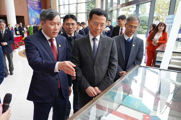 Triết học tạo nền tảng tư duy mở đường cho khoa học, công nghệ, đổi mới sáng tạo và chuyển đổi số- Ảnh 2. Triết học tạo nền tảng tư duy mở đường cho khoa học, công nghệ, đổi mới sáng tạo và chuyển đổi số- Ảnh 2.