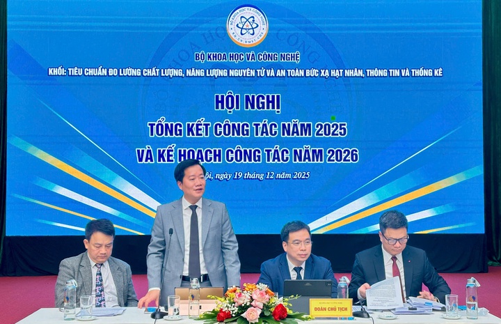 Bộ trưởng Nguyễn Mạnh Hùng: Dữ liệu, tiêu chuẩn và an toàn hạt nhân là nền móng cho phát triển KH&CN- Ảnh 3. Bộ trưởng Nguyễn Mạnh Hùng: Dữ liệu, tiêu chuẩn và an toàn hạt nhân là nền móng cho phát triển KH&CN- Ảnh 3.