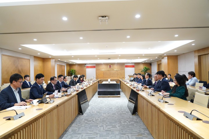 Samsung khẳng định cam kết lâu dài tại Việt Nam: Mở rộng đào tạo, tăng liên kết chuỗi cung ứng- Ảnh 1.