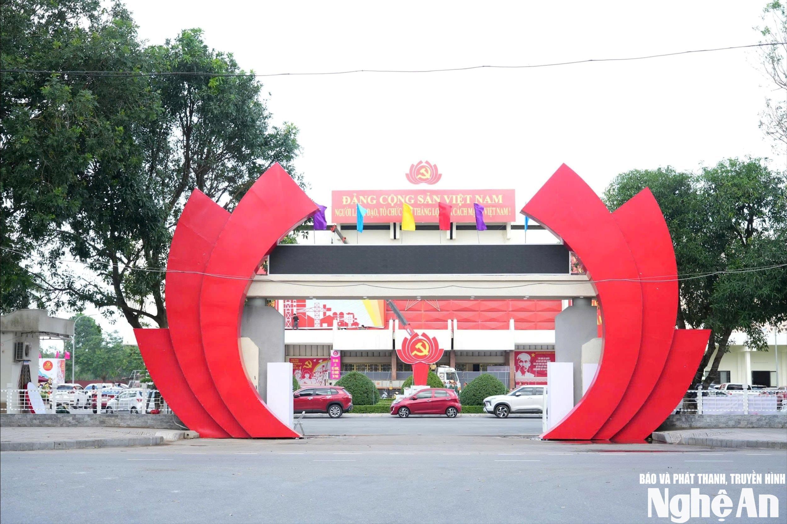 Nhà Văn hoá Lao động tỉnh (phường Thành Vinh) là địa điểm diễn ra Đại hội Đảng bộ tỉnh Nghệ An lần thứ XX, nhiệm kỳ 2025-2030. Ảnh: Thành Chung