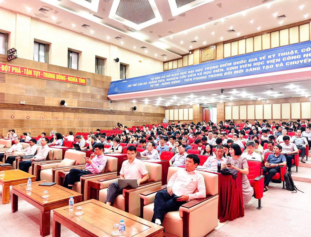 Đảng ủy Bộ Khoa học và Công nghệ nghiêm túc học tập, quán triệt Nghị quyết Hội nghị Trung ương 3, khóa XIV - Ảnh 6.