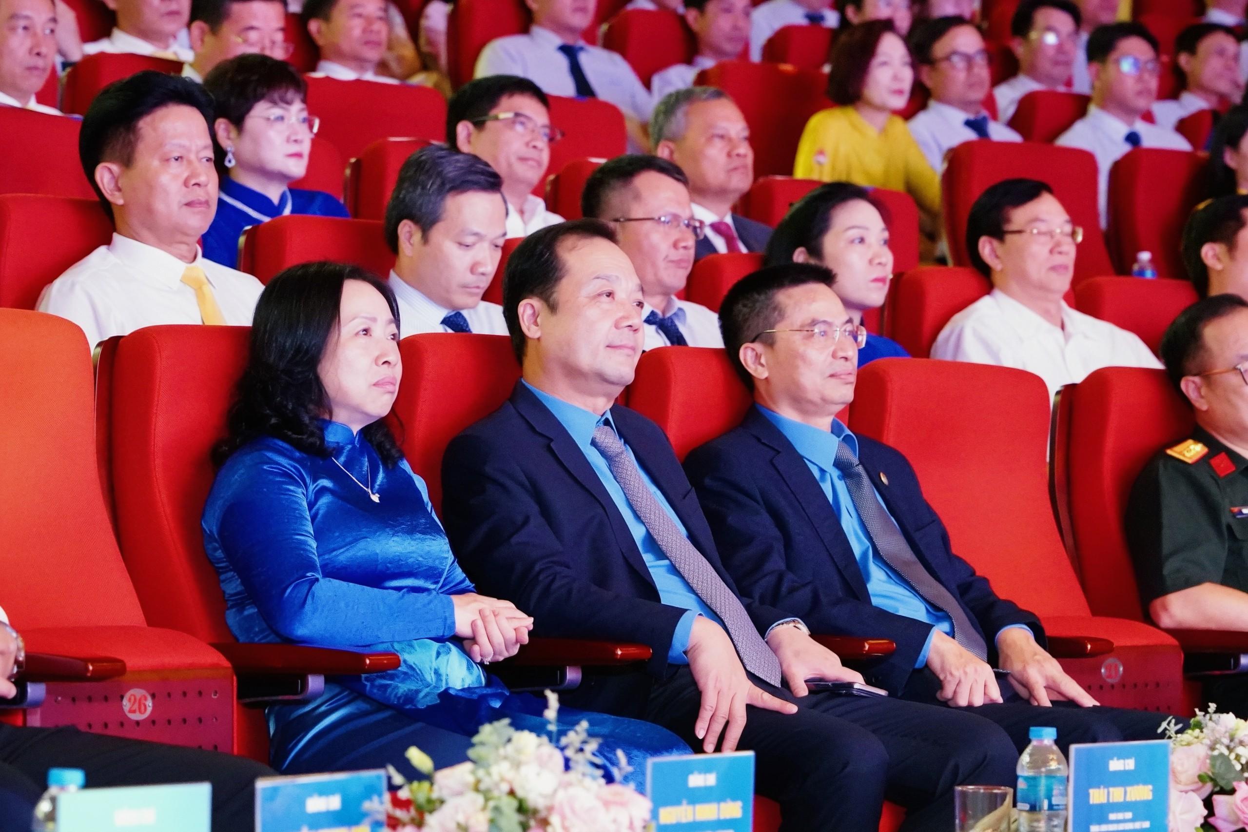 Hành trình khát vọng 2026: Vinh danh những "bông hoa đẹp" trong phong trào lao động sáng tạo- Ảnh 1.