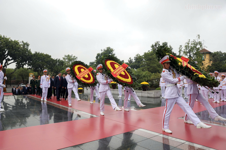 81 năm Quốc khánh: Lãnh đạo Đảng, Nhà nước vào Lăng viếng Chủ tịch Hồ Chí Minh- Ảnh 6.