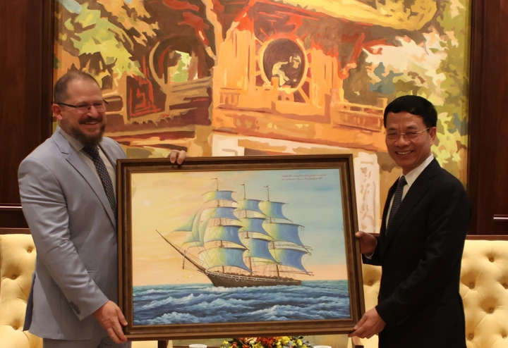 Bộ trưởng Nguyễn Mạnh Hùng tiếp Chủ tịch Tập đoàn Qualcomm- Ảnh 3.