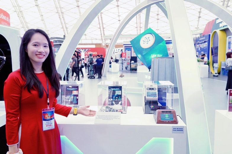 Robot, máy bay không người lái "Make in Viet Nam" gây ấn tượng tại triển lãm của Bộ Khoa học và Công nghệ- Ảnh 5.