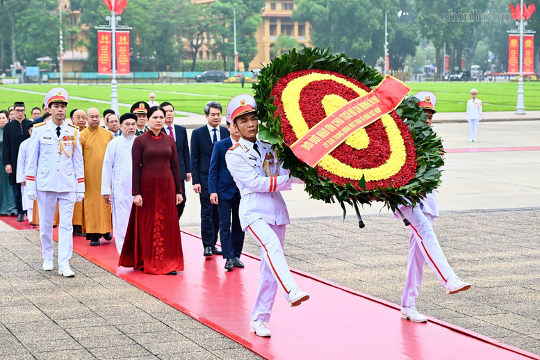 81 năm Quốc khánh: Lãnh đạo Đảng, Nhà nước vào Lăng viếng Chủ tịch Hồ Chí Minh- Ảnh 3.