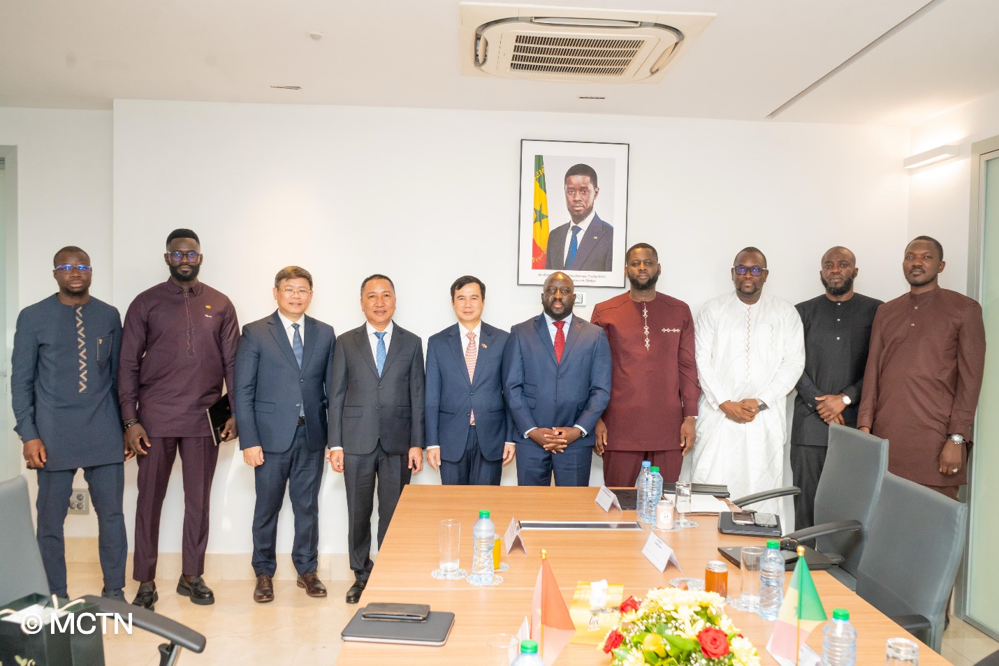 Việt Nam và Senegal mở ra hợp tác lịch sử về Viễn thông, Công nghệ số, Đổi mới sáng tạo và phát triển nguồn nhân lực số - Ảnh 1.