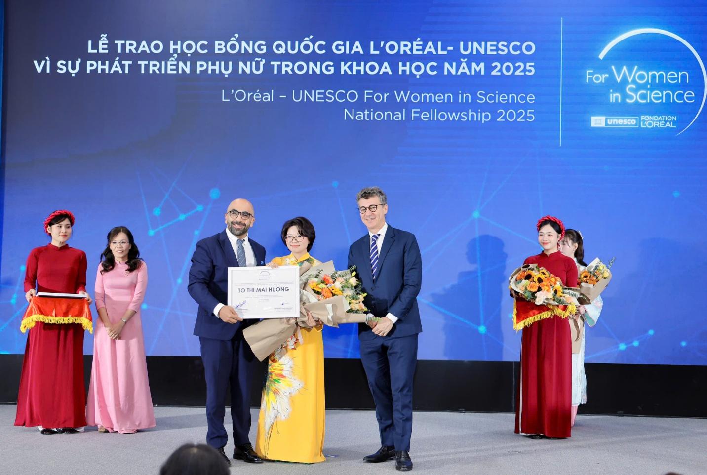 Ba nhà khoa học nữ Việt Nam nhận học bổng L’Oréal - UNESCO- Ảnh 5.