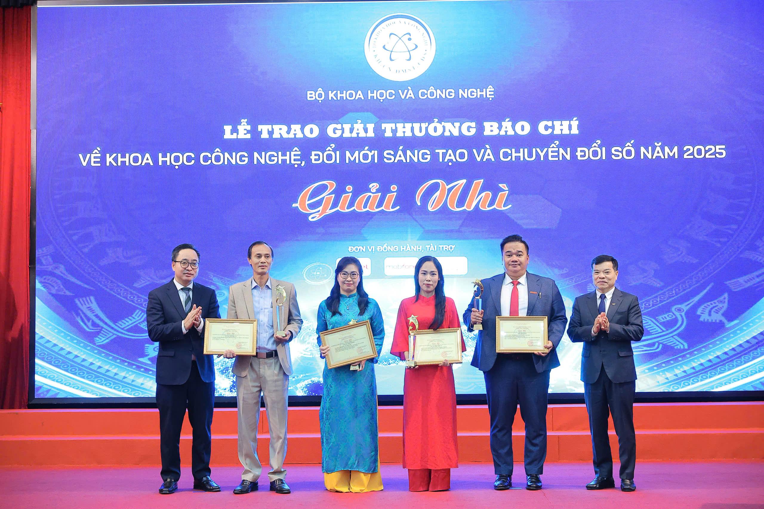 Vinh danh t&aacute;c giả, t&aacute;c phẩm đoạt Giải thưởng b&aacute;o ch&iacute; về KH&CN- Ảnh 3.