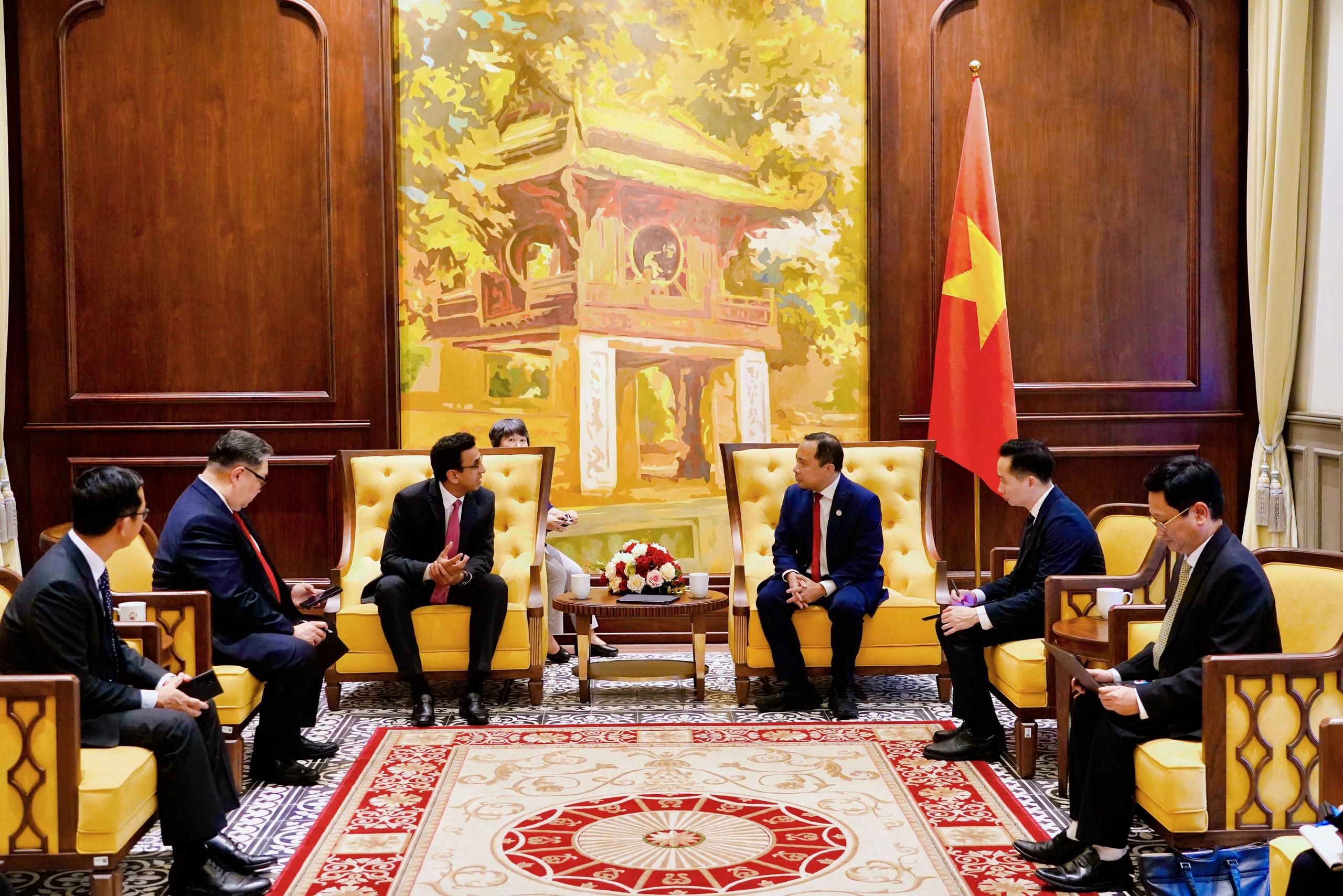 Bộ KH&CN và Qualcomm tăng cường hợp tác phát triển công nghệ cao, AI và bán dẫn- Ảnh 1. Bộ KH&CN và Qualcomm tăng cường hợp tác phát triển công nghệ cao, AI và bán dẫn- Ảnh 1.