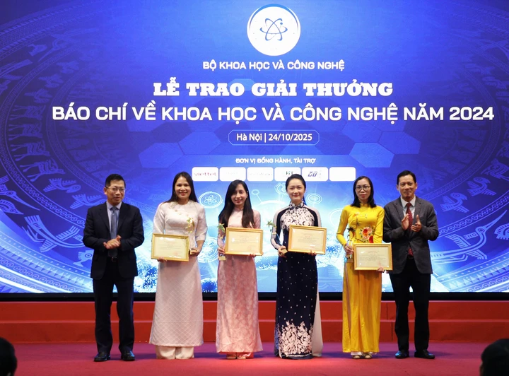 Thứ trưởng Bộ KH&CN Bùi Hoàng Phương: “Báo chí KH&CN là cầu nối giữa chính sách và thực tiễn” - Ảnh 7.