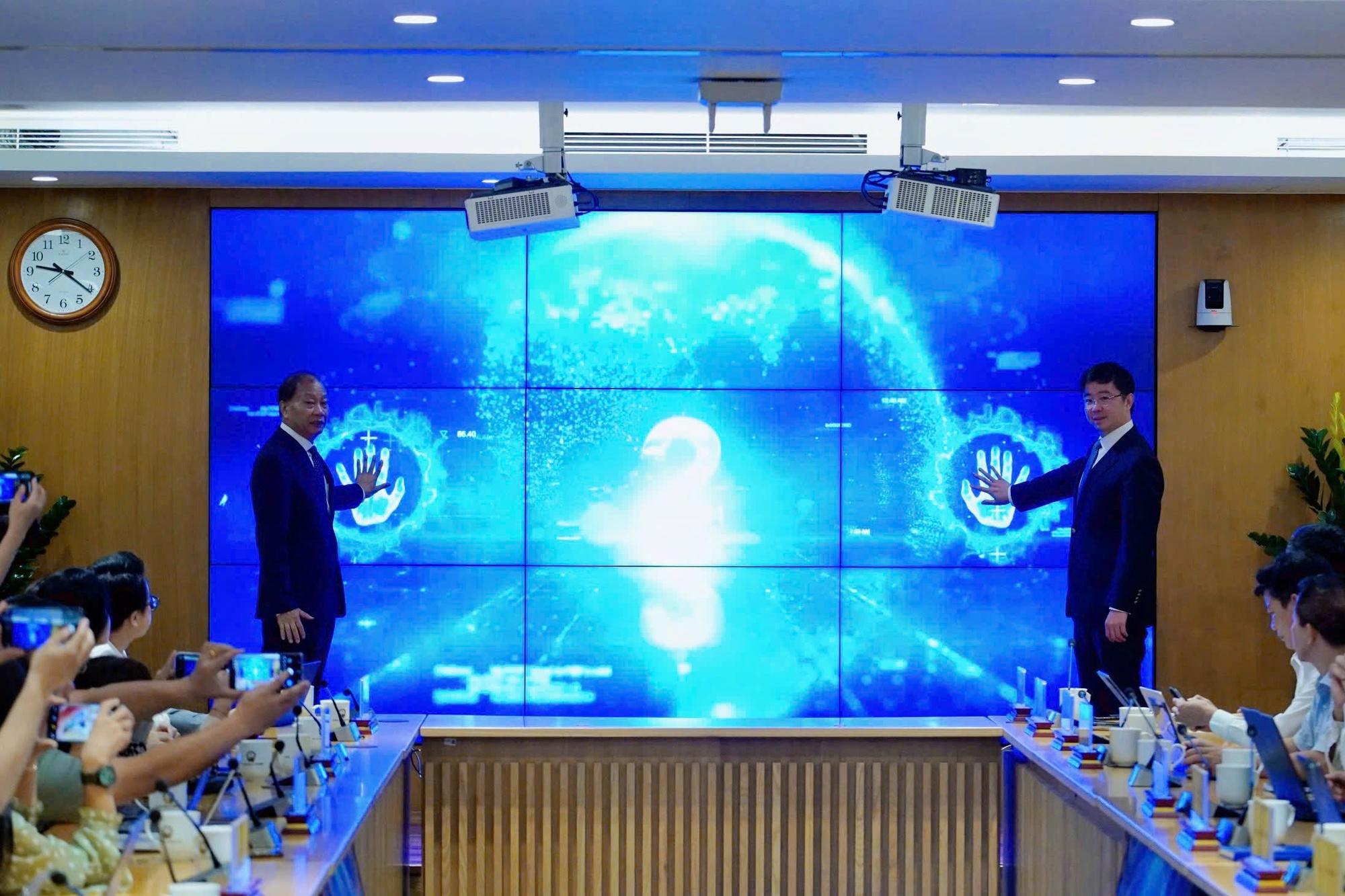 Phát động Giải thưởng “Sản phẩm công nghệ số Make in Viet Nam” 2025: Thúc đẩy làm chủ công nghệ cốt lõi, chiến lược - Ảnh 1.