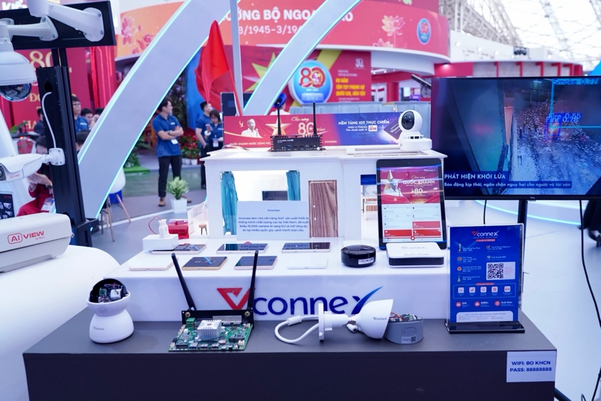 Robot, máy bay không người lái "Make in Viet Nam" gây ấn tượng tại triển lãm của Bộ Khoa học và Công nghệ- Ảnh 7.