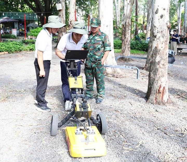Công nghệ địa vật lý mở hướng tìm kiếm hài cốt liệt sĩ- Ảnh 2.