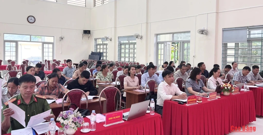 Các đại biểu dự hội nghị.
