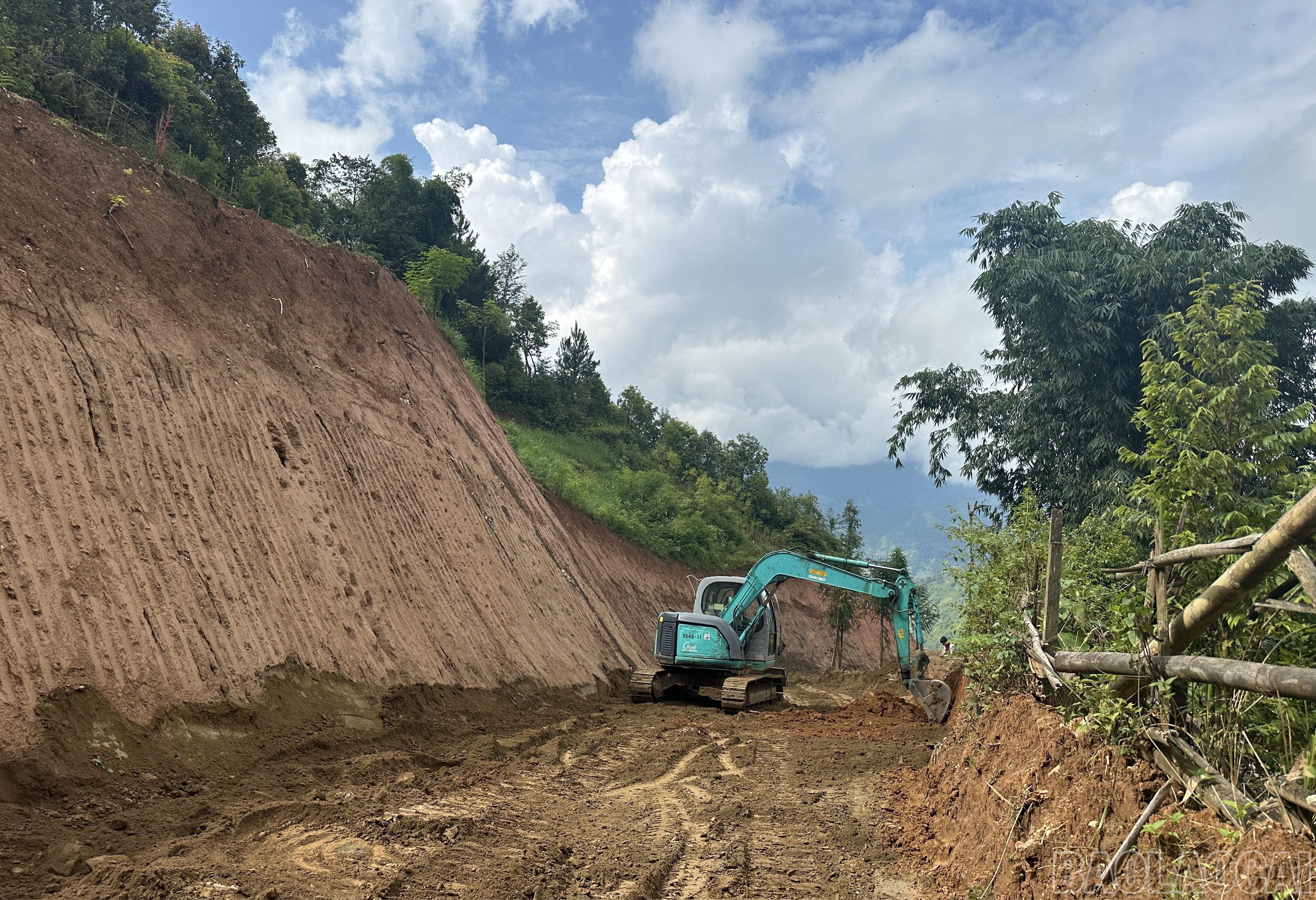 Tuyến đường “huyết mạch”, mở lối phát triển cho bản nghèo. baolaocai-br_4-6588.jpg