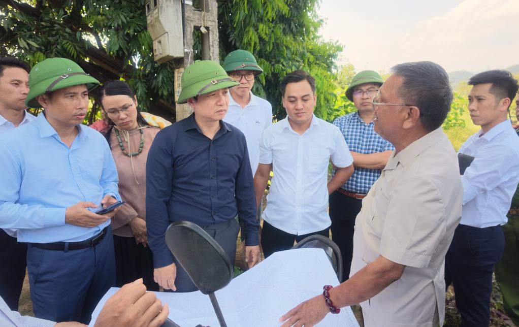 Chủ tịch UBND tỉnh Lê Hải Hòa và đoàn công tác khảo sát Dự án đầu tư Đảo sinh thái Nà Tẻng, xã Hòa An.
