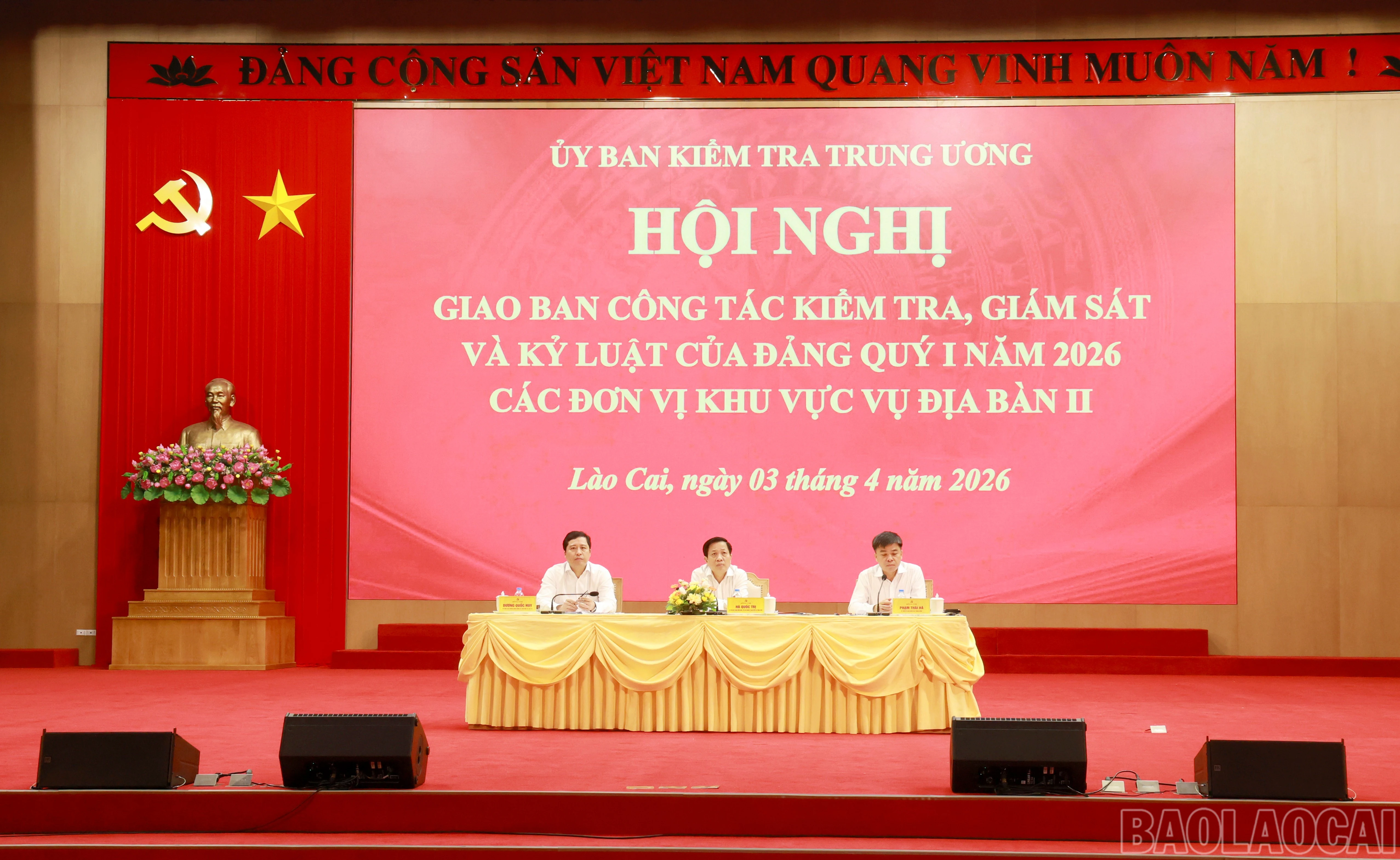 Đồng chí Dương Quốc Huy - Ủy viên Ban Chấp hành Trung ương Đảng, Bí thư Tỉnh ủy đồng chủ trì hội nghị. baolaocai-br_060a9959.jpg