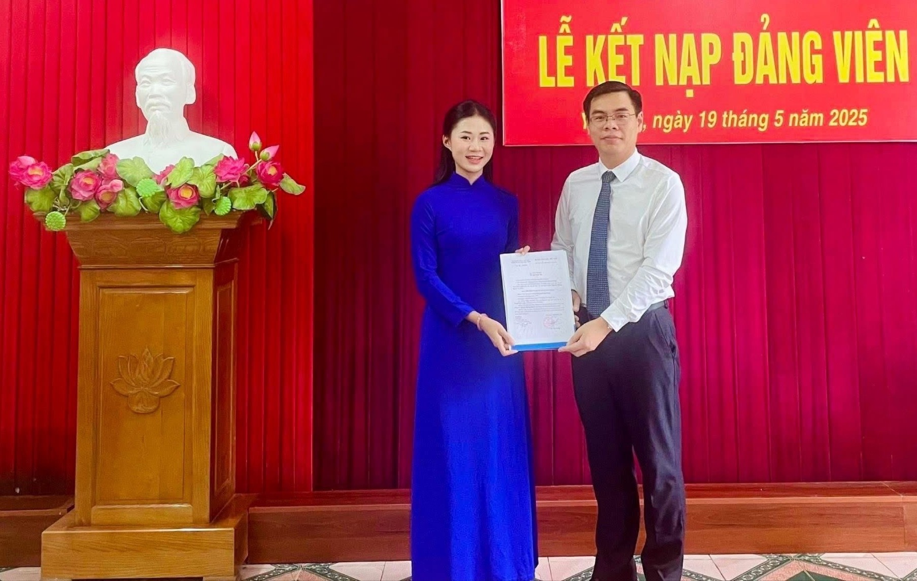 Đồng chí Hà Đức Hải - Bí thư Tỉnh đoàn Lào Cai tại Lễ kết nạp đảng viên mới của Tỉnh đoàn. 3-9527.jpg