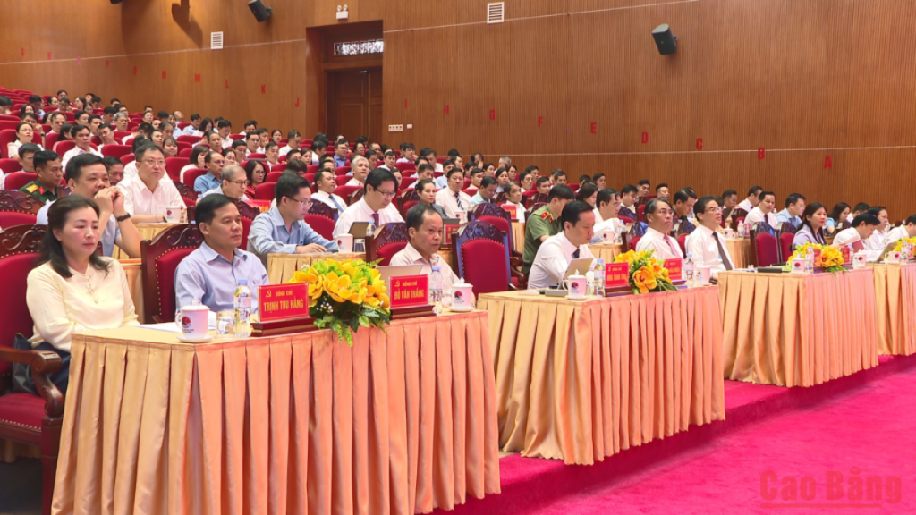 Các đại biểu dự hội nghị.