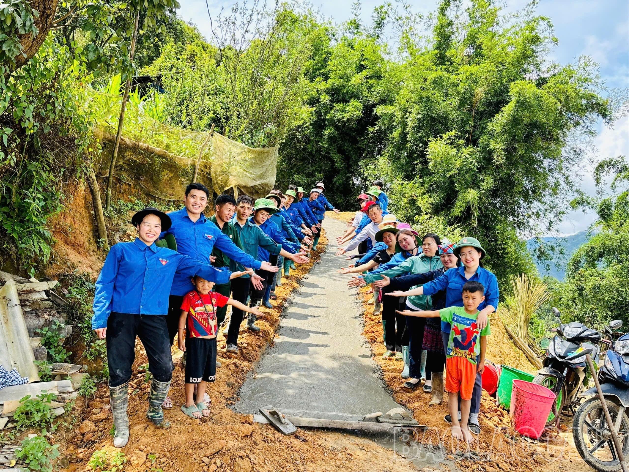 Các hoạt động xung kích, tình nguyện của tuổi trẻ Lào Cai góp phần xây dựng lớp thanh niên thời kỳ mới có “tâm trong”, “trí sáng”, “hoài bão lớn”. Các hoạt động xung kích, tình nguyện của tuổi trẻ Lào Cai góp phần xây dựng lớp thanh niên thời kỳ mới có “tâm trong”, “trí sáng”, “hoài bão lớn”.