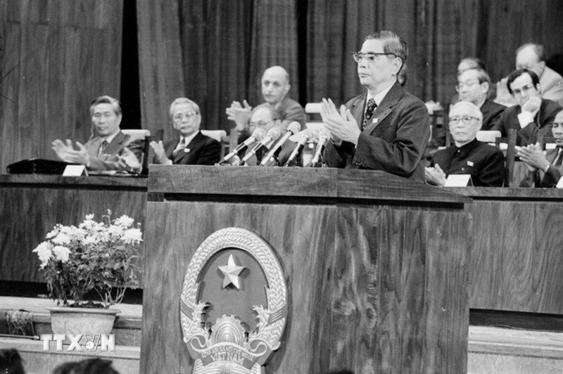 Ph&aacute;t biểu tại Đại hội VI sau khi được bầu l&agrave;m Tổng B&iacute; thư của Đảng, đồng ch&iacute; Nguyễn Văn Linh nhấn mạnh Đại hội lần n&agrave;y đ&atilde; đ&aacute;nh dấu bước chuyển quan trọng trong qu&aacute; tr&igrave;nh kế thừa v&agrave; đổi mới sự l&atilde;nh đạo của Đảng. &Ocirc;ng cũng thể hiện quyết t&acirc;m: "Kh&ocirc;ng một trở lực n&agrave;o c&oacute; thể ngăn cản bước tiến của ch&uacute;ng ta về ph&iacute;a trước".