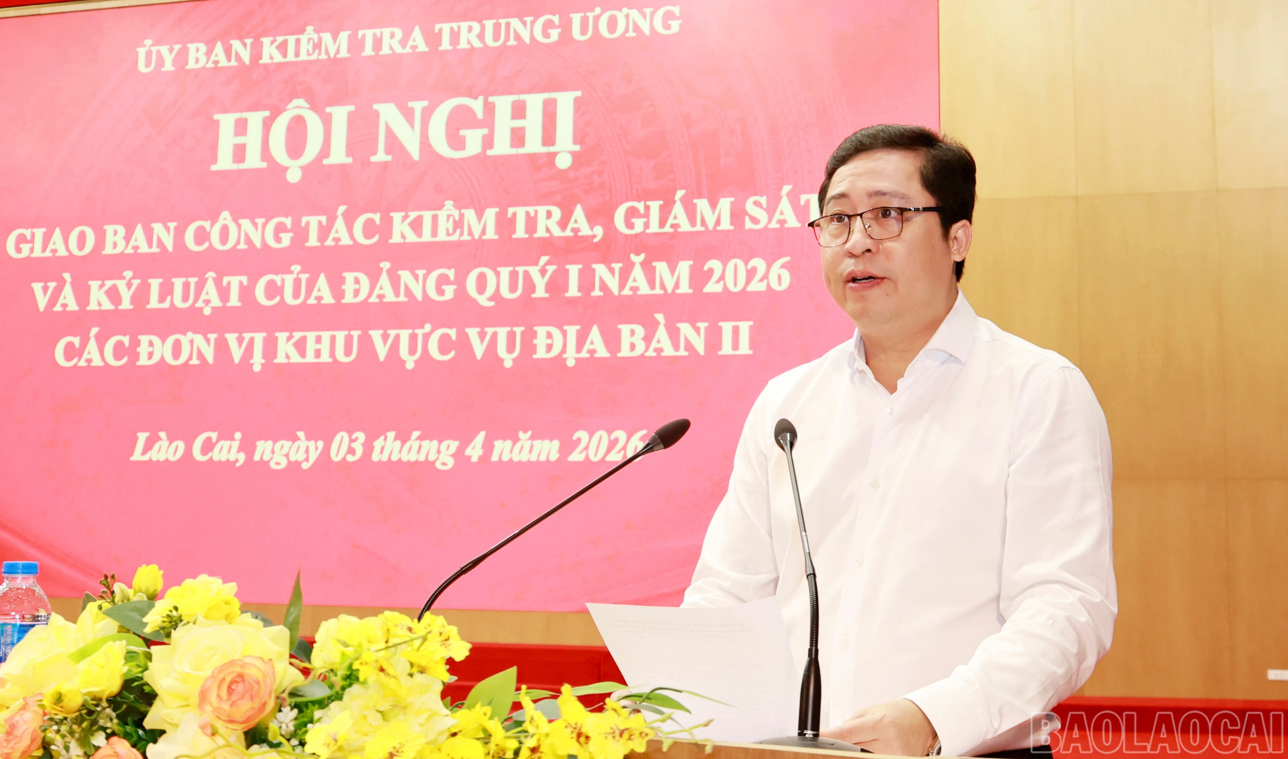 Đồng chí Dương Quốc Huy - Ủy viên Ban Chấp hành Trung ương Đảng, Bí thư Tỉnh ủy phát biểu chào mừng hội nghị. baolaocai-br_br-060a9828-6398.png
