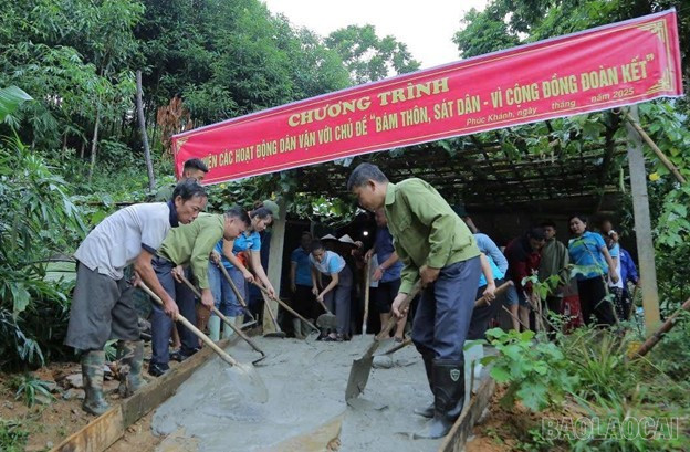 Hoạt động d&acirc;n vận triển khai thực hiện tại th&ocirc;n L&agrave;ng Đẩu.