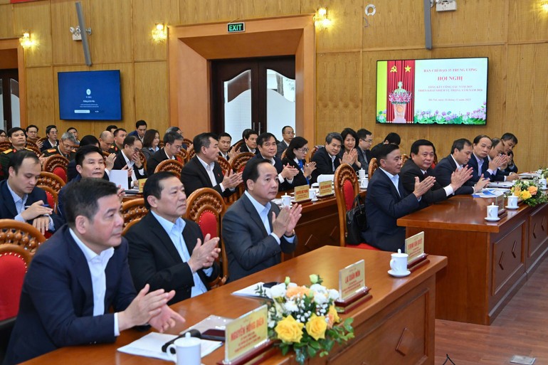 Các đại biểu dự hội nghị.