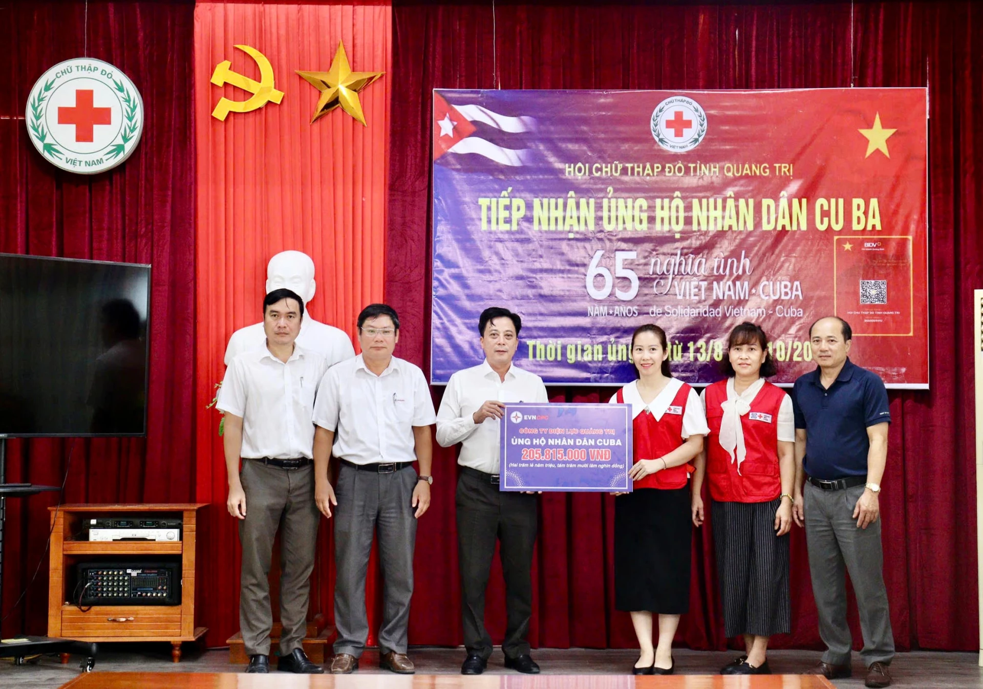 PC Quảng Trị trao tặng số tiền hơn 205 triệu động ủng hộ nhân dân Cuba từ đóng góp của toàn thể CNVLĐ.