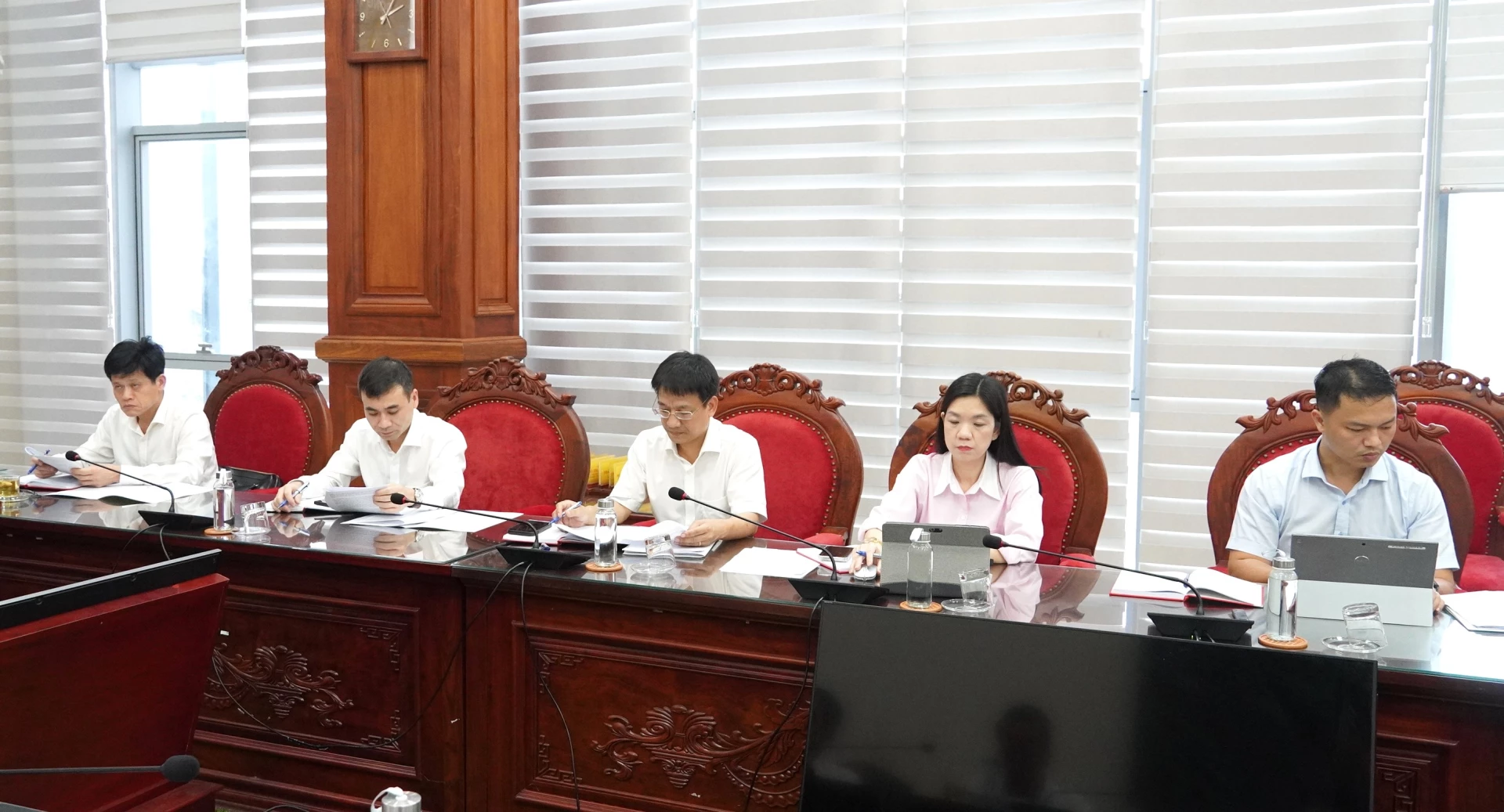 Đại biểu tham dự buổi làm việc - Ảnh: QV