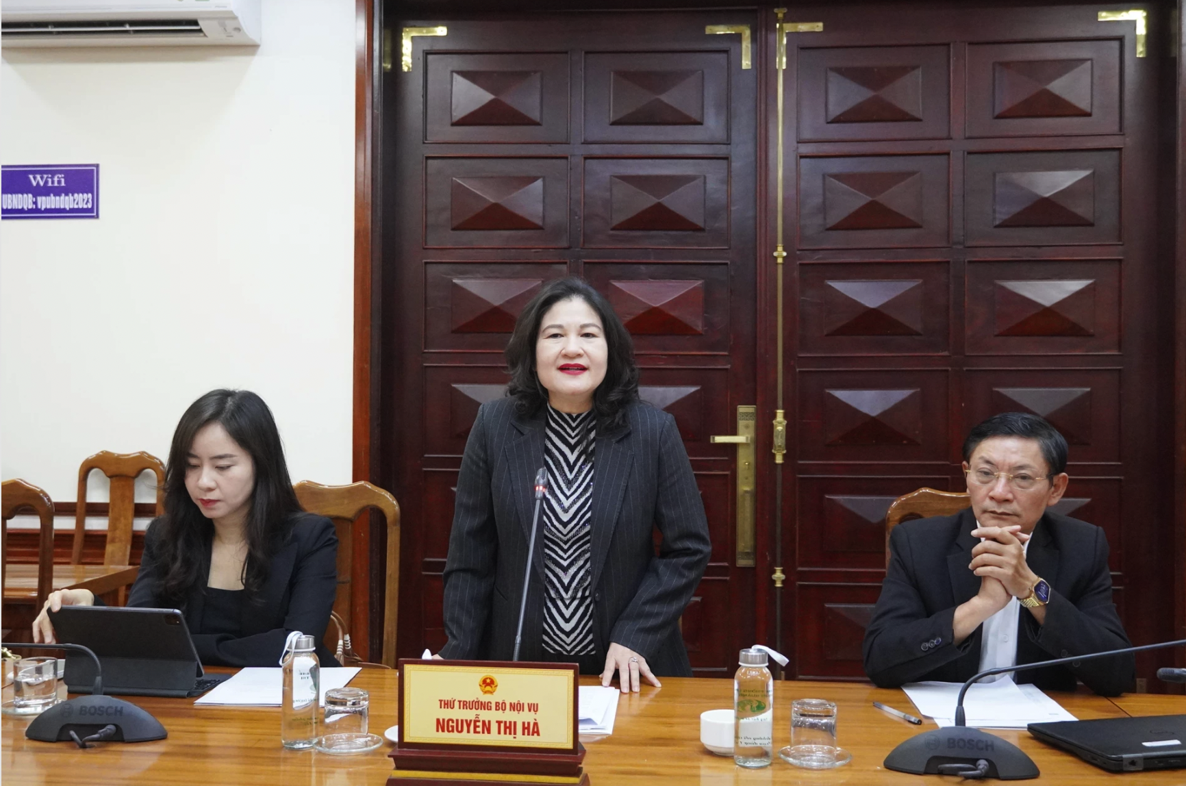 Đồng chí Nguyễn Thị Hà, Thứ trưởng Bộ Nội vụ, Trưởng đoàn kiểm tra kết luận tại buổi làm việc - Ảnh: X.P