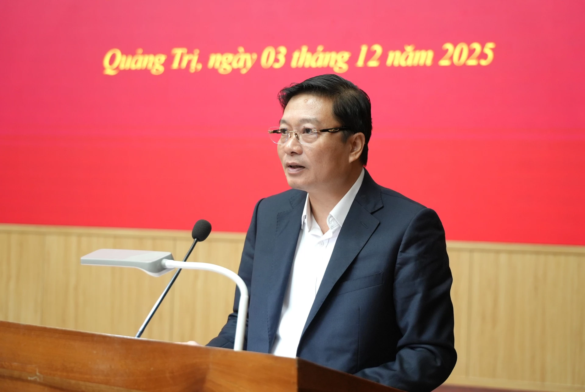 Đồng chí Lê Hồng Vinh, Chủ tịch UBND tỉnh phát biểu kết luận phiên họp - Ảnh: Trung Đức