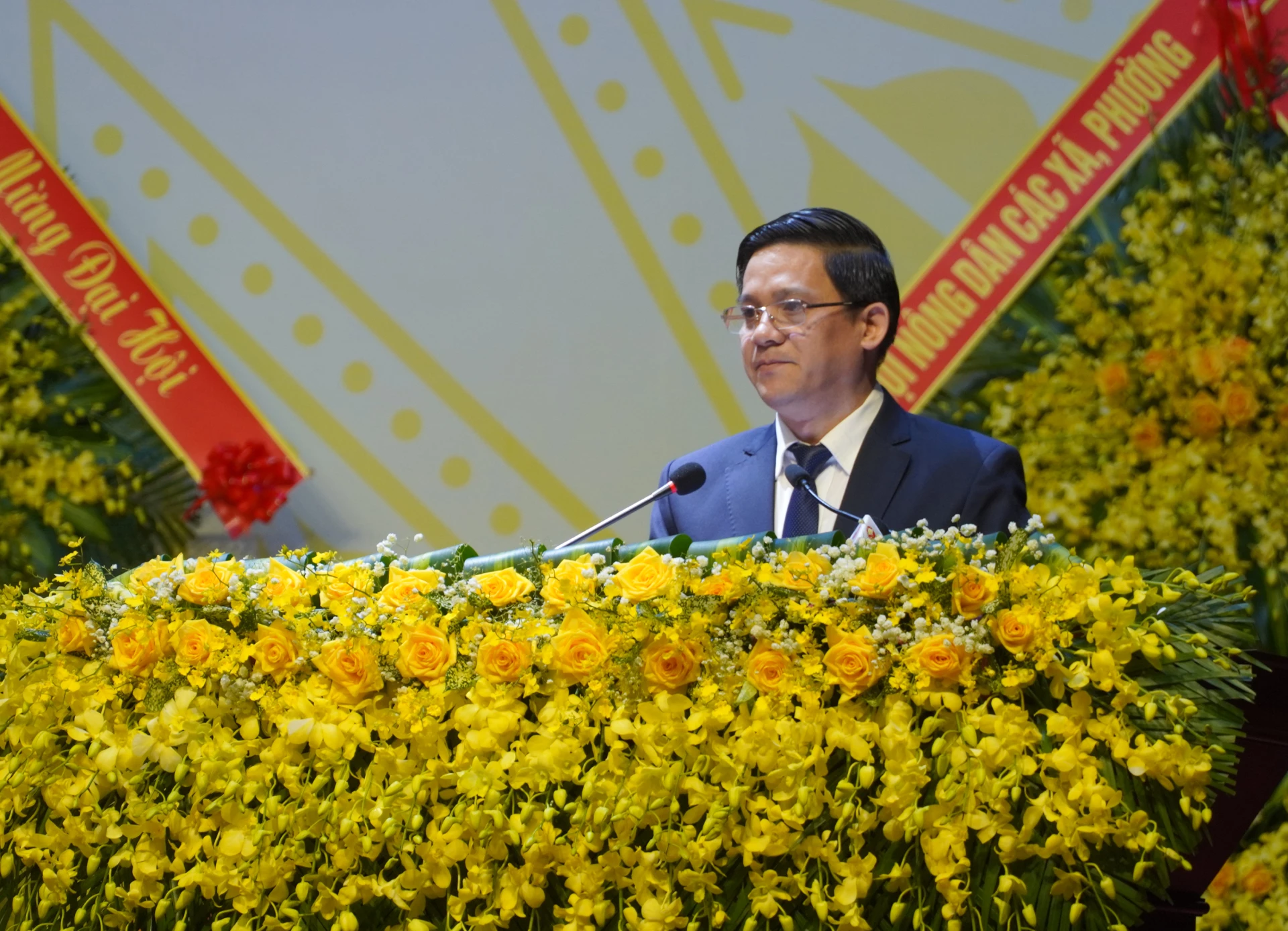 Đồng chí Phạm Tiến Nam, Phó Chủ tịch Trung ương Hội Nông dân Việt Nam phát biểu chỉ đạo đại hội