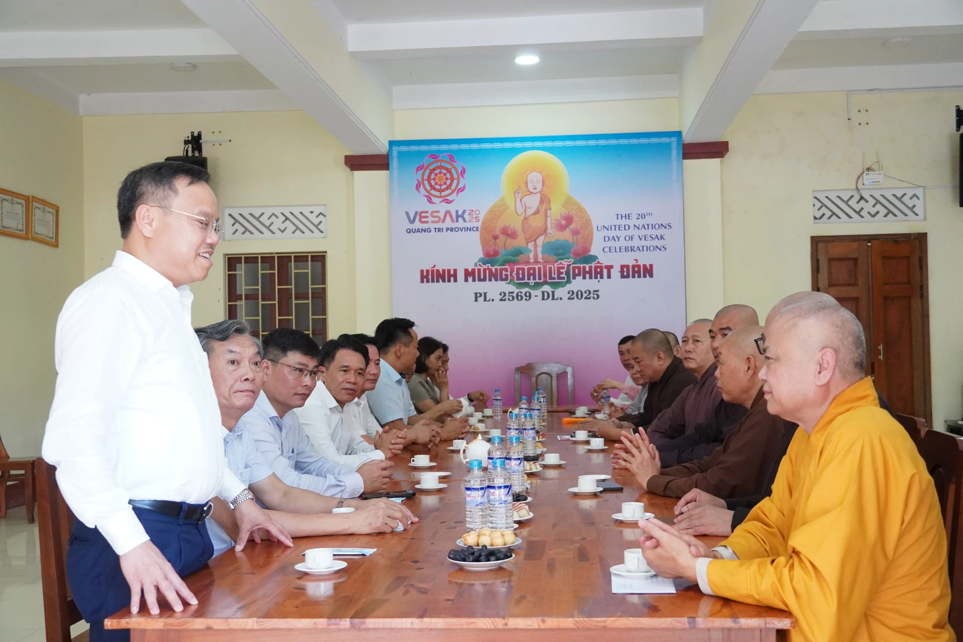 Phó Chủ tịch UBND tỉnh Lê Đức Tiến phát biểu chúc mừng Ban Trị sự Giáo hội Phật giáo Việt Nam tỉnh - Ảnh: H.N
