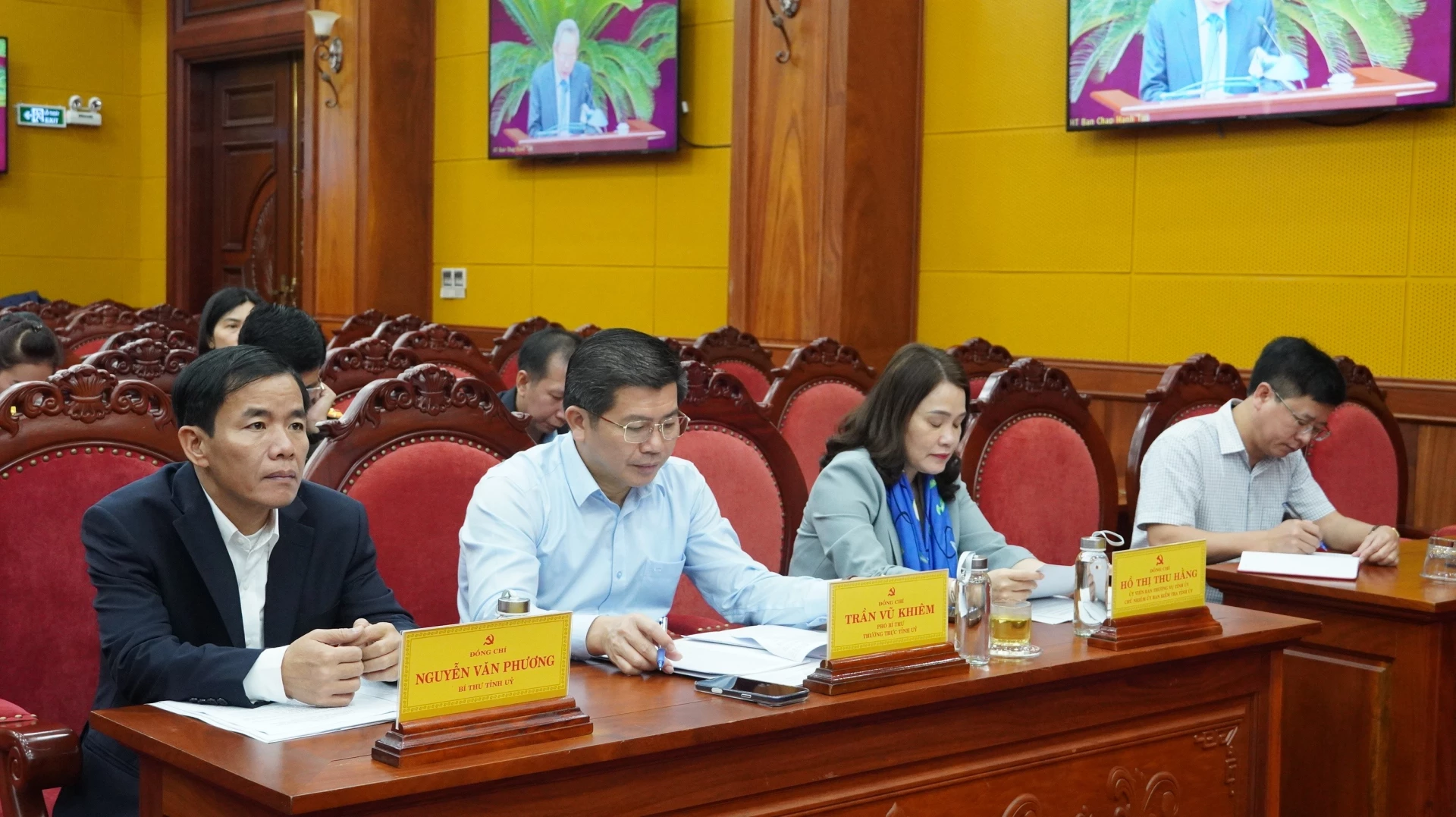 Các đại biểu tham dự hội nghị tại điểm cầu Quảng Trị - Ảnh: QV