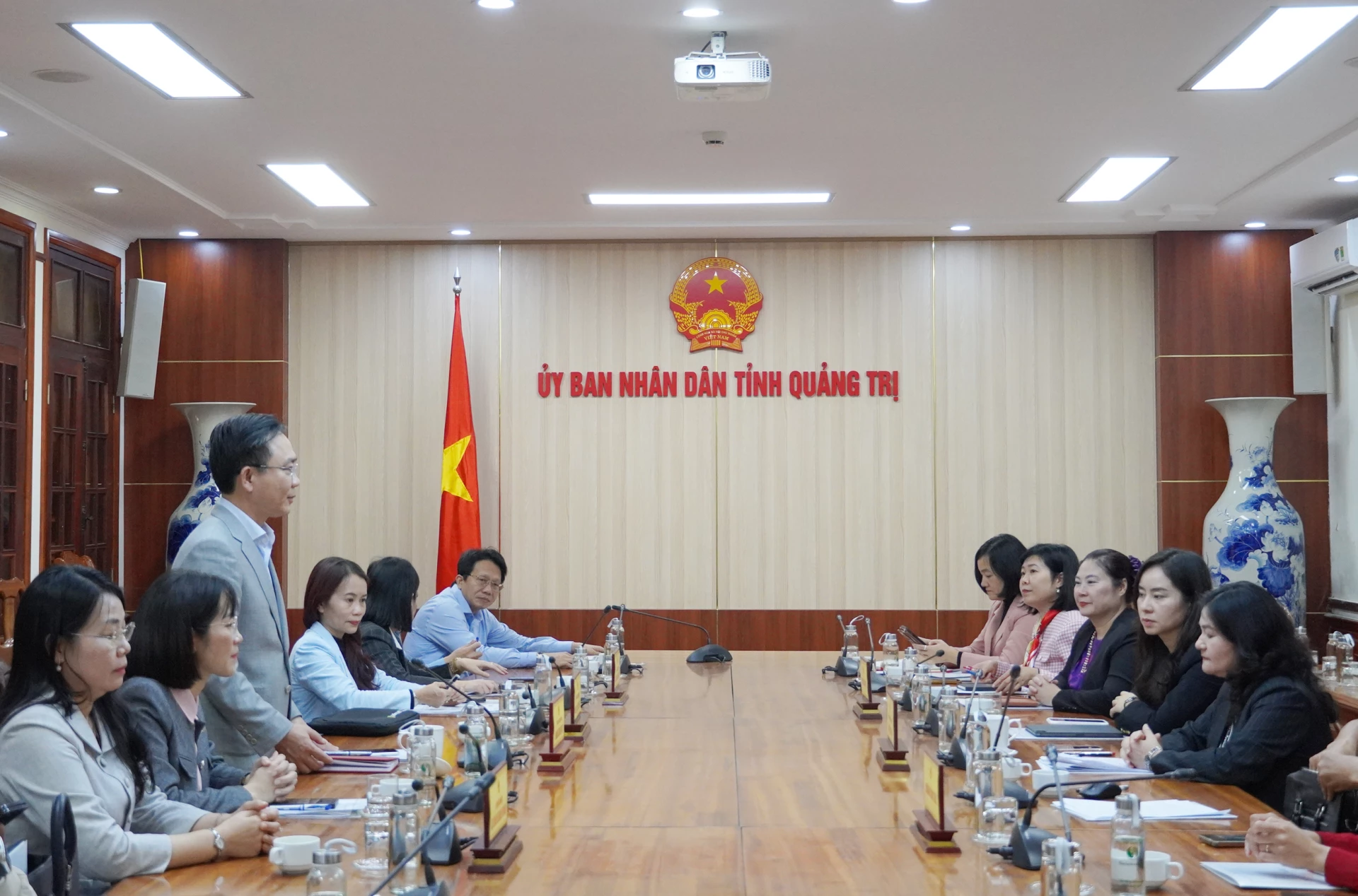 Toàn cảnh buổi làm việc. Ảnh: X.P