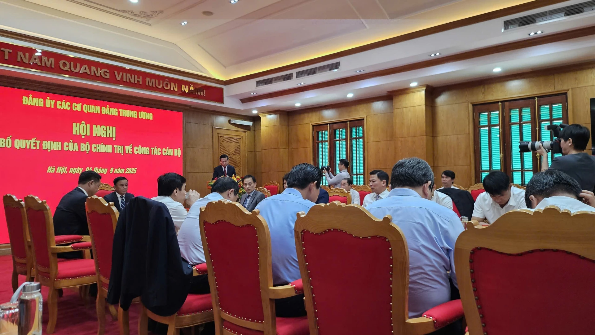 Quang cảnh lễ công bố - Ảnh: QV